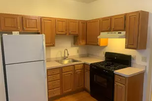 202 Hurley St, Cambridge, MA 02141 - Photo 5