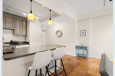 2 Hawthorne #17M, Boston, MA 02114 - Photo 7