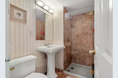 2 Hawthorne #17M, Boston, MA 02114 - Photo 15