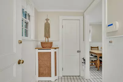 1083 Walnut St, Newton, MA 02461 - Photo 9