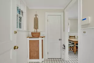 1083 Walnut St, Newton, MA 02461 - Photo 9