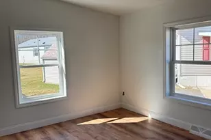 15 Bluebird Dr, Tiverton, RI 02878 - Photo 5