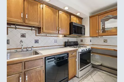 100 Roper St #D, Lowell, MA 01852 - Photo 5