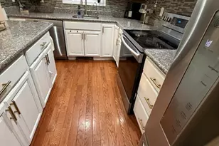 545 Hampshire St, Lawrence, MA 01841 - Photo 5