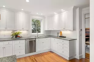 44 Putnam St, Newton, MA 02465 - Photo 9