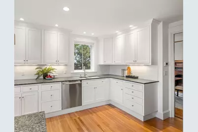 44 Putnam St, Newton, MA 02465 - Photo 11