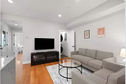 174 W 7th St. #2, Boston, MA 02127 - Photo 9