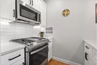 174 W 7th St. #2, Boston, MA 02127 - Photo 7
