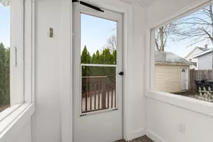 10 Cedar St, Hudson, MA 01749 - Photo 21