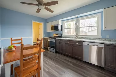 60 Honeysuckle Dr #60, Chicopee, MA 01022 - Photo 5