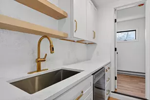 28 Ekman St, Worcester, MA 01607 - Photo 9