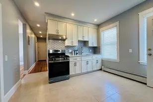 28 Melbourne St, Boston, MA 02124 - Photo 7