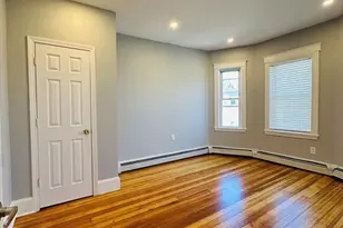 28 Melbourne St, Boston, MA 02124 - Photo 9