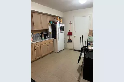 48 Acushnet Ave, Springfield, MA 01105 - Photo 7