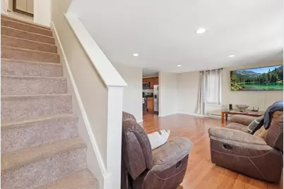 5 Swan Ave #B, Worcester, MA 01602 - Photo 3