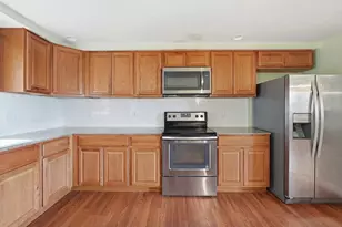 5 Swan Ave, Worcester, MA 01602 - Photo 9