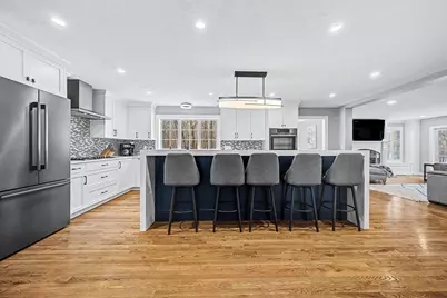 7 S Barn Rd, Hopkinton, MA 01748 - Photo 5