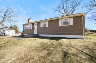 39 Dixie Terrace, Chicopee, MA 01020 - Photo 3