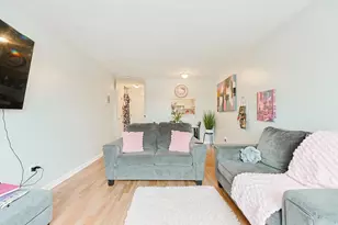 27 Willis St, Framingham, MA 01702 - Photo 5