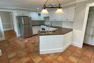 12 Avon St, Reading, MA 01867 - Photo 5