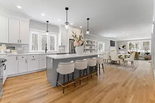 29 Thornton St, Mendon, MA 01756 - Photo 9