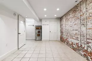 22 Joy St, Boston, MA 02114 - Photo 37