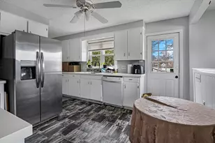 74 Kensington St, Agawam, MA 01030 - Photo 11