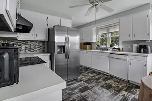 74 Kensington St, Agawam, MA 01030 - Photo 13