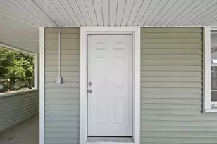 221 East St, Chicopee, MA 01020 - Photo 5