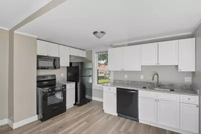 221 East St, Chicopee, MA 01020 - Photo 13