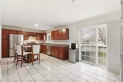 238 Sterling St, Fall River, MA 02721 - Photo 5