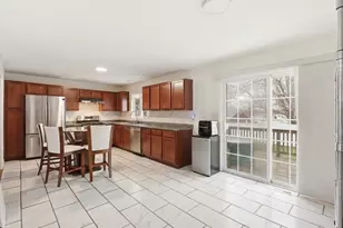 238 Sterling St, Fall River, MA 02721 - Photo 5