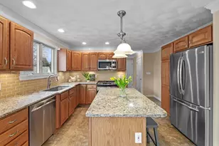 7 Hilltop Dr, Peabody, MA 01960 - Photo 17