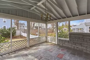 14 Allen St, Newburyport, MA 01950 - Photo 9