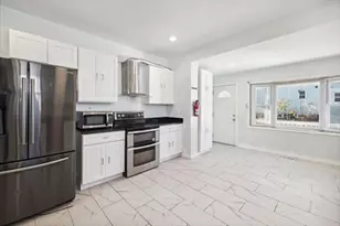 79 19th St, Lowell, MA 01850 - Photo 1