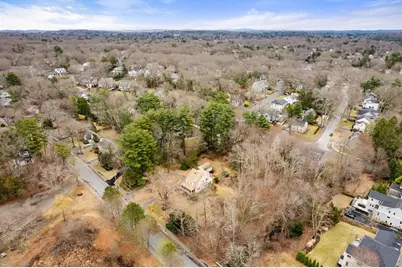 53 Elmwood Rd, Wellesley, MA 02481 - Photo 3