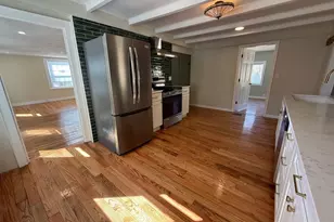 387 W Washington St, Hanson, MA 02341 - Photo 7