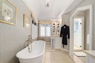 66 Montrose St, Newton, MA 02458 - Photo 17