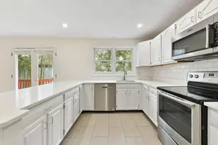 1045 Washington St, Newton, MA 02465 - Photo 5