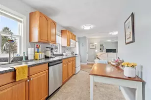 29 Kingsbury Ave, Haverhill, MA 01835 - Photo 5