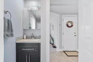 29 Kingsbury Ave, Haverhill, MA 01835 - Photo 9