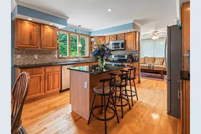 9 Santom St, Auburn, MA 01501 - Photo 7