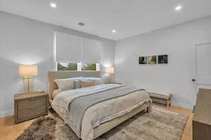 5245 Washington St, Boston, MA 02132 - Photo 17