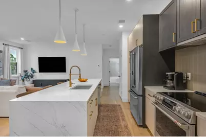 5245 Washington St #5, Boston, MA 02132 - Photo 3