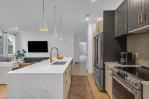 5245 Washington St, Boston, MA 02132 - Photo 3