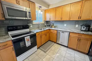 252 West St, Amherst, MA 01002 - Photo 15