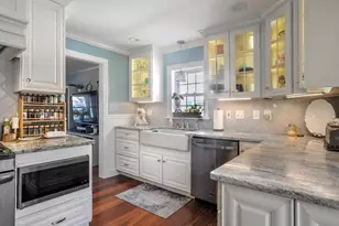 28 E St, Hull, MA 02045 - Photo 11