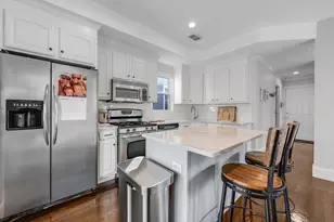 720 E 8th St, Boston, MA 02127 - Photo 3