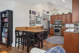 215 South St, Wrentham, MA 02093 - Photo 9