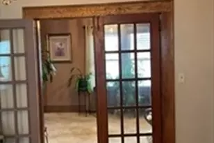 9 Montgomery St, Westfield, MA 01085 - Photo 5